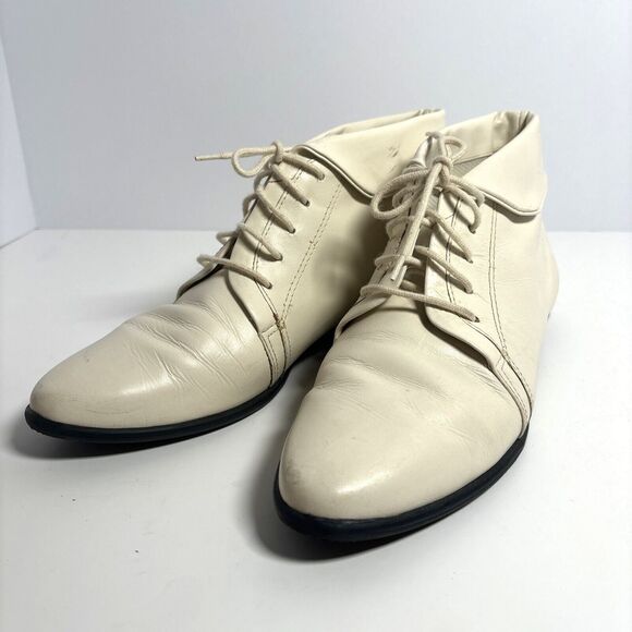 Arpeggios Grenadine Folded Top Flat Leather White Ankle Booties Women’s 8M - Picture 1 of 7